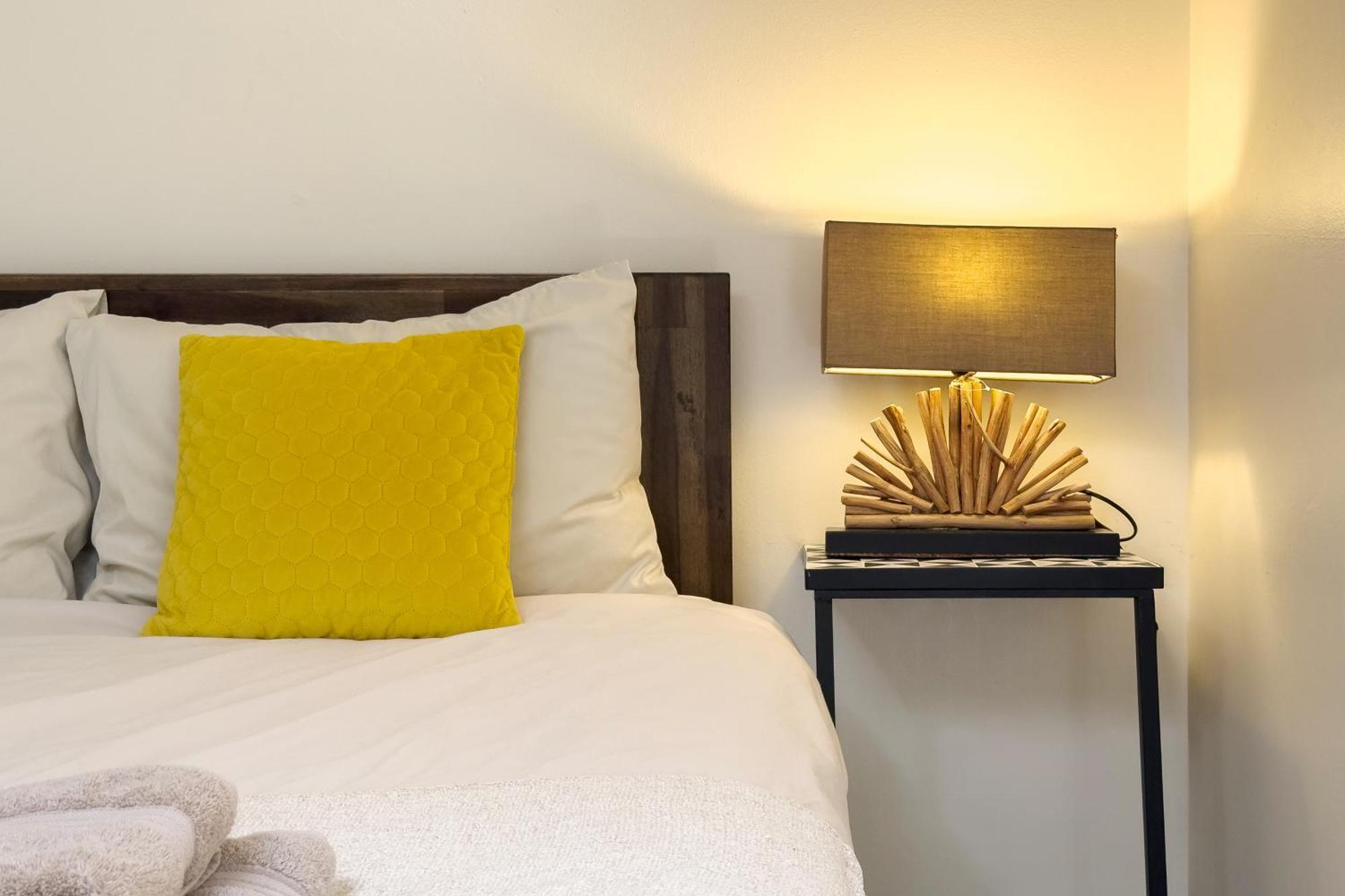 Rural Lodge Stay In Windsor! Hot Tub! Sleeps 20 Bray Luaran gambar