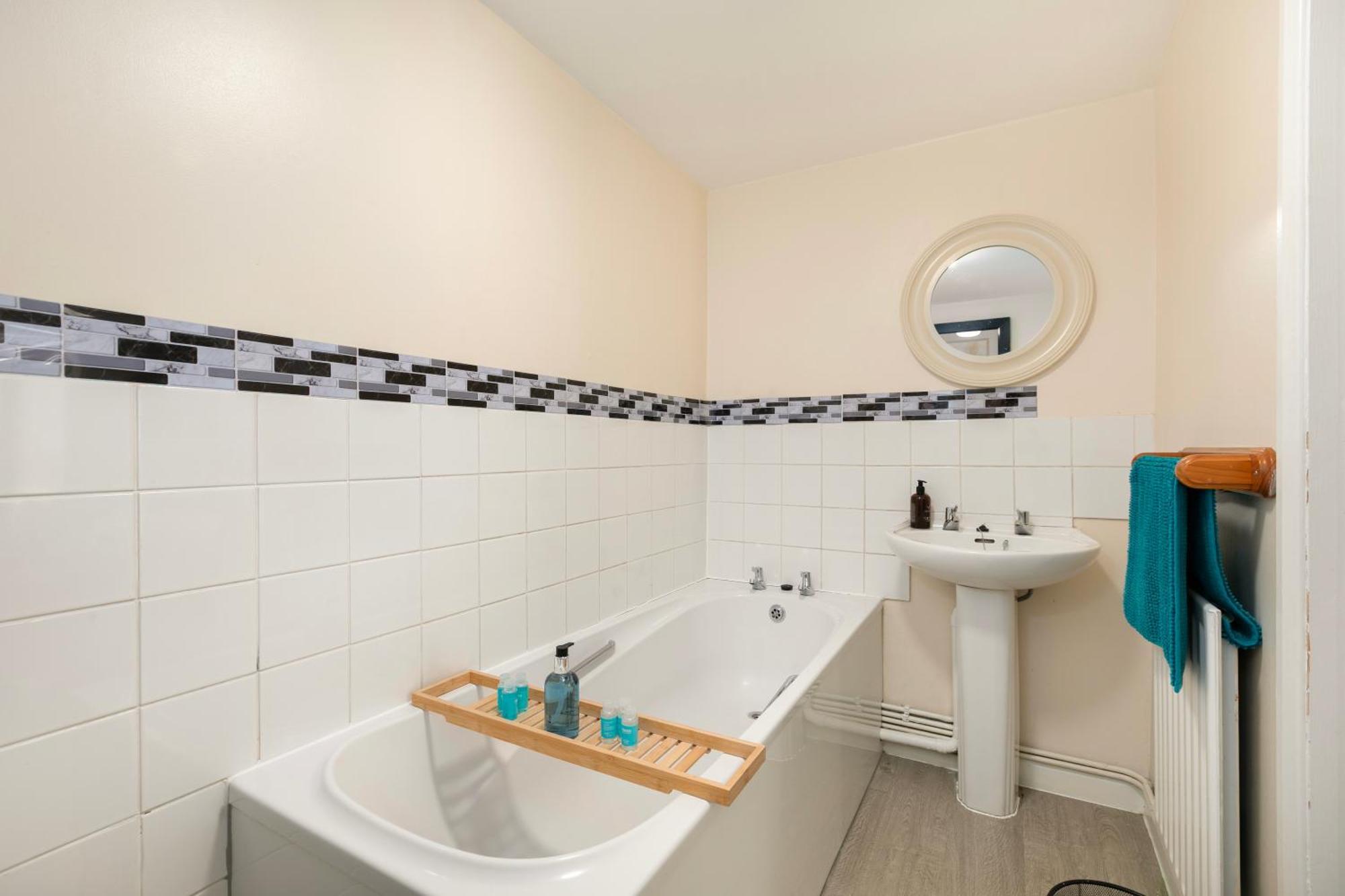 Rural Lodge Stay In Windsor! Hot Tub! Sleeps 20 Bray Luaran gambar