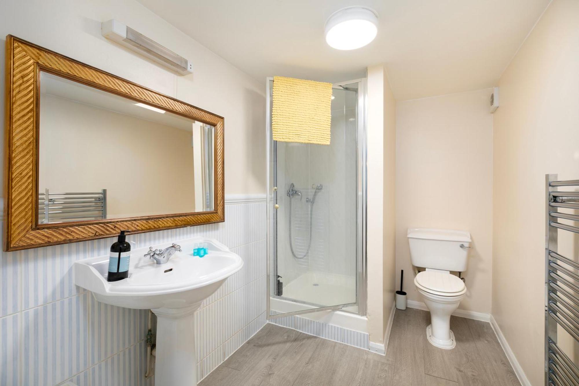 Rural Lodge Stay In Windsor! Hot Tub! Sleeps 20 Bray Luaran gambar