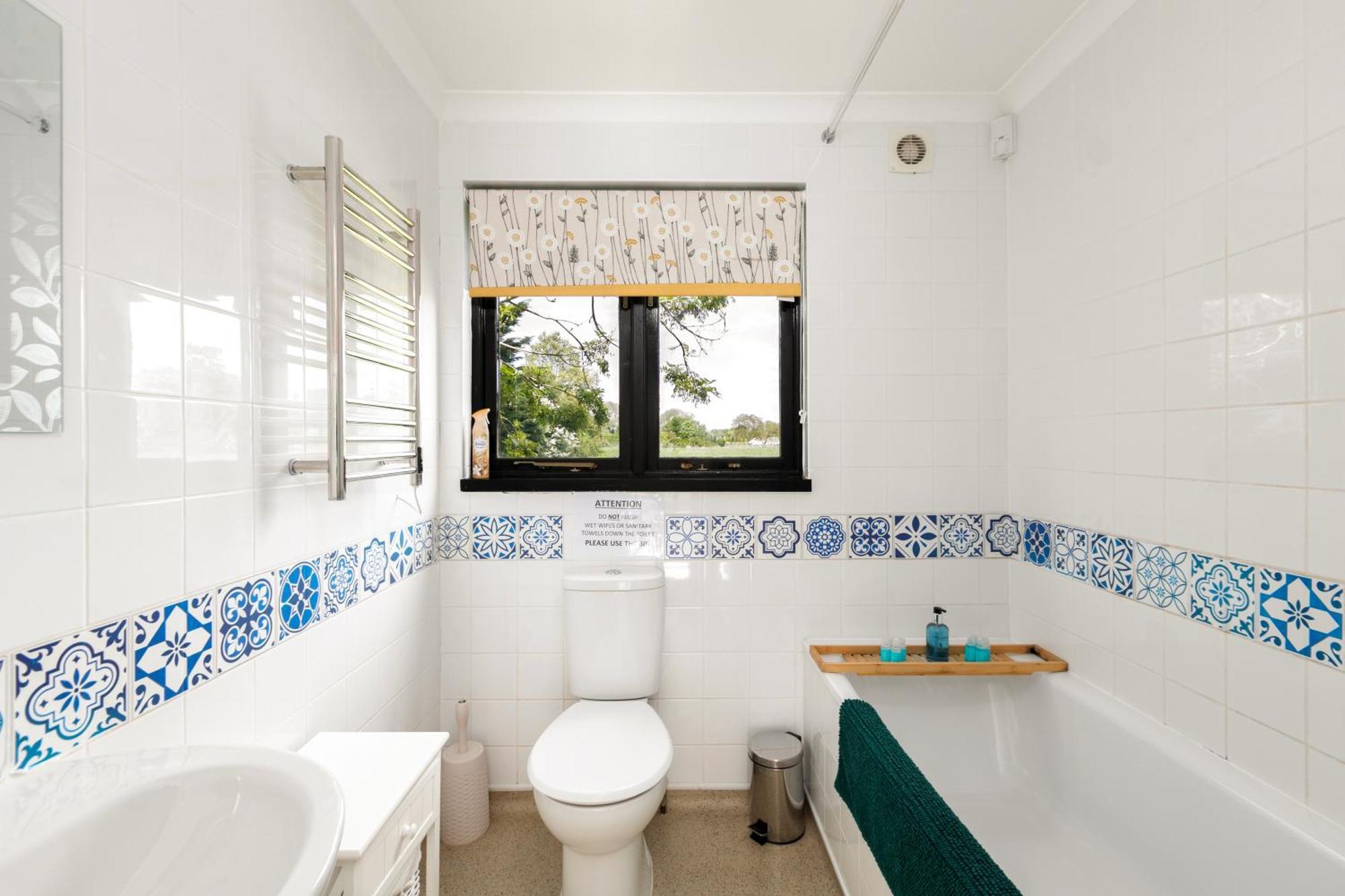 Rural Lodge Stay In Windsor! Hot Tub! Sleeps 20 Bray Luaran gambar