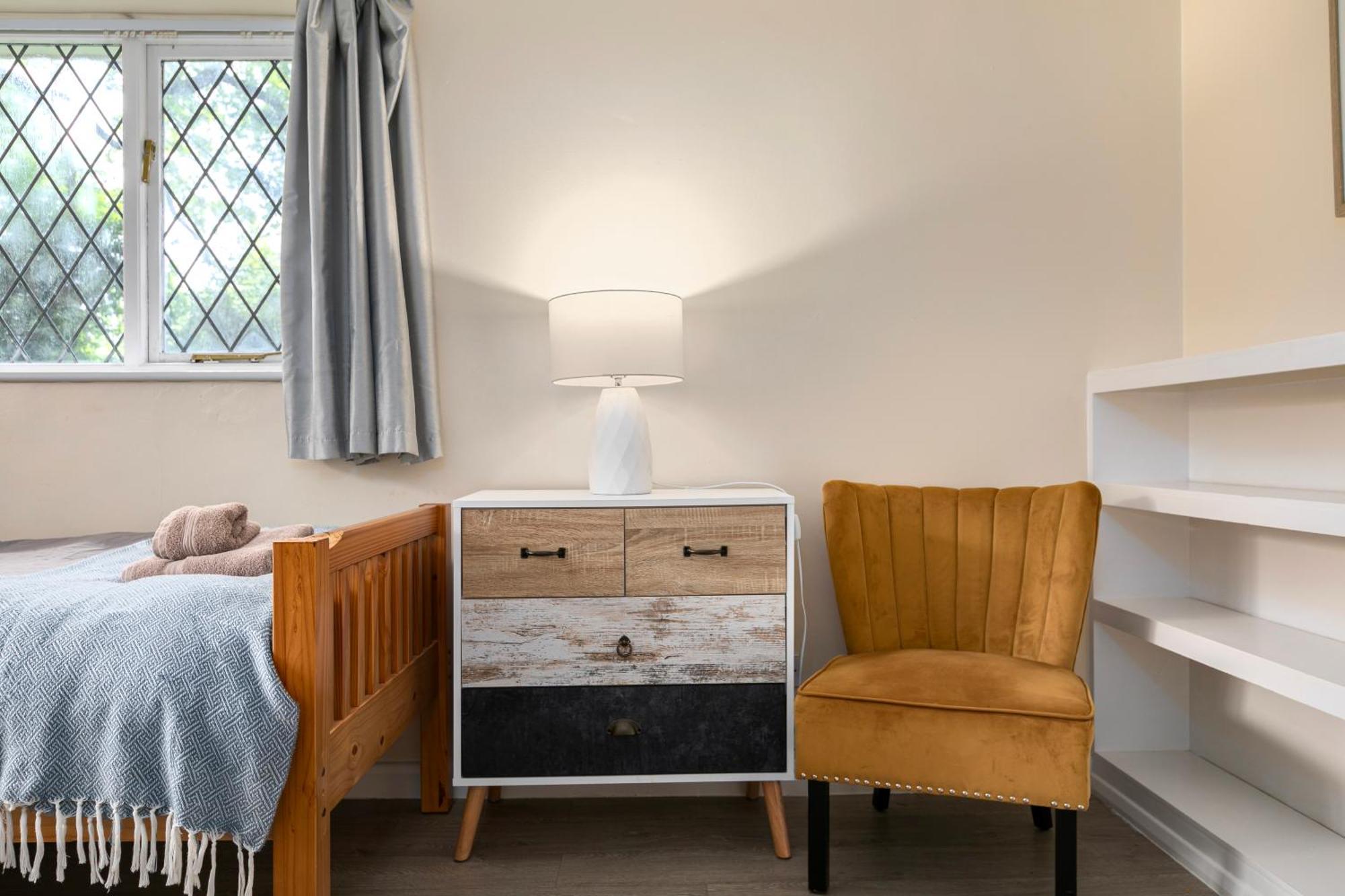 Rural Lodge Stay In Windsor! Hot Tub! Sleeps 20 Bray Luaran gambar